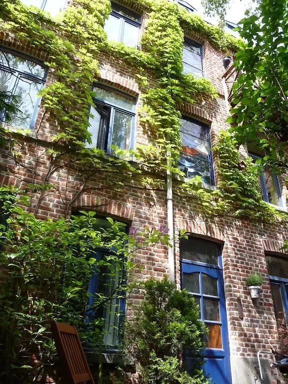 Chez Christophe Λιλ 0*,